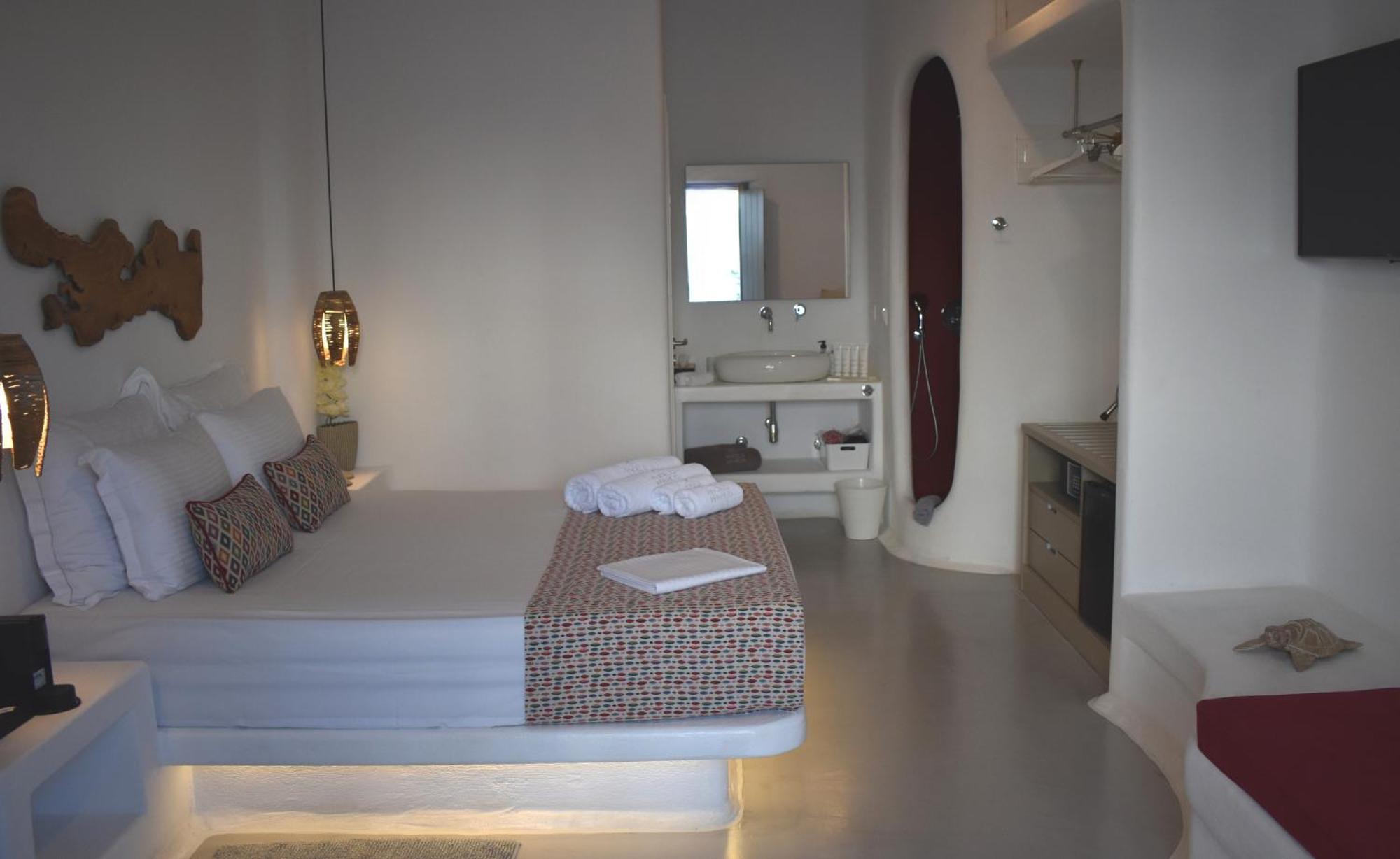 Angels Pillow Luxury Boutique Residence - Adults Only Nausa Pokoj fotografie