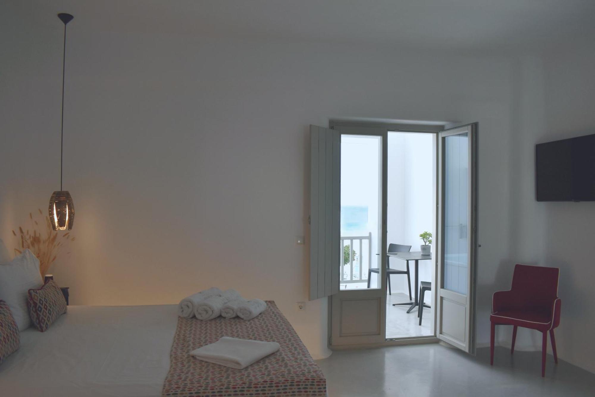 Angels Pillow Luxury Boutique Residence - Adults Only Nausa Pokoj fotografie