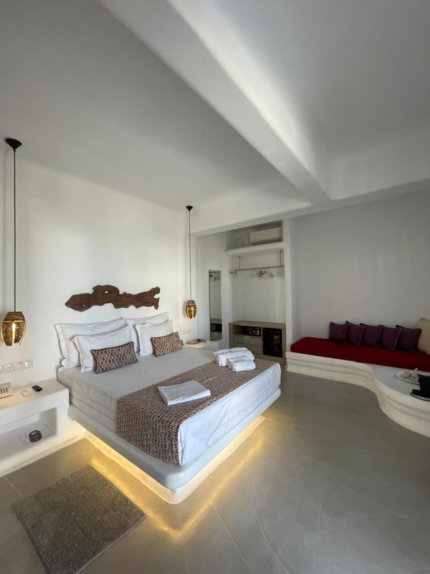 Angels Pillow Luxury Boutique Residence - Adults Only Nausa Pokoj fotografie