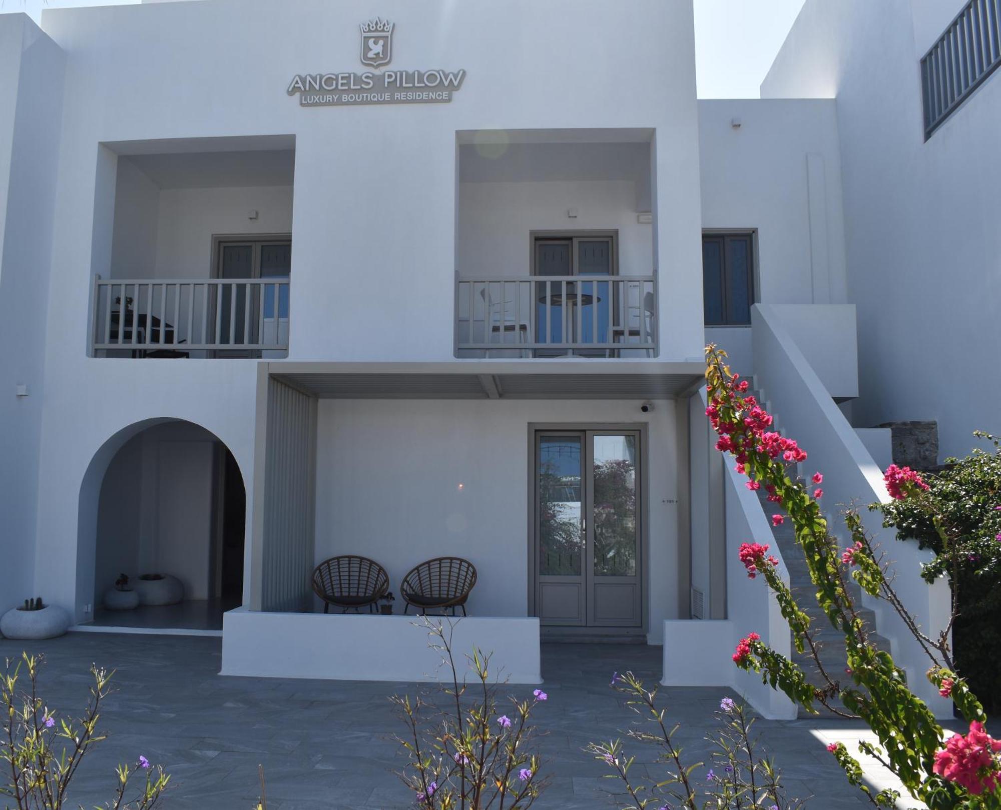 Angels Pillow Luxury Boutique Residence - Adults Only Nausa Pokoj fotografie