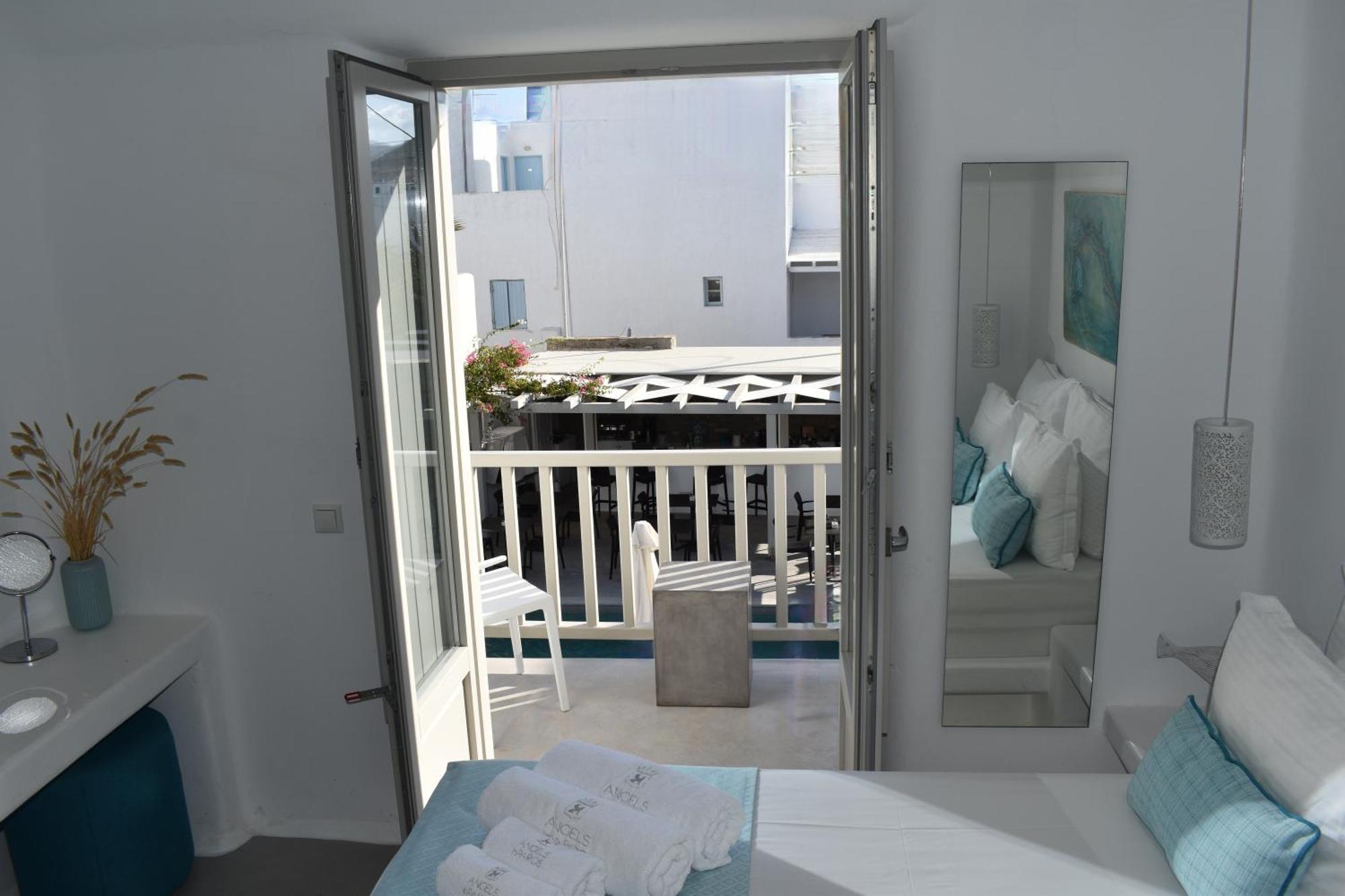 Angels Pillow Luxury Boutique Residence - Adults Only Nausa Pokoj fotografie